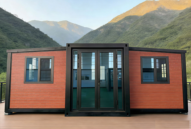 Double-wing expandable container house